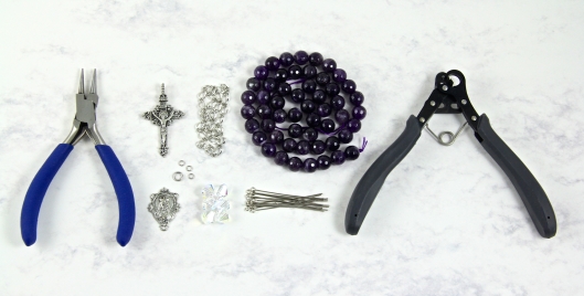 Tool to make a rosary.